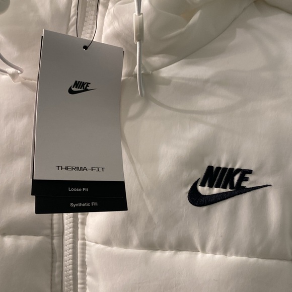NWT Nike Therma Fit Winter Jacket. Size L - Picture 2 of 8